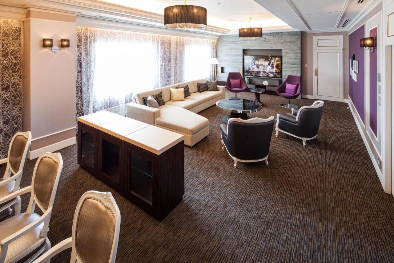 Nagoya Tokyu Hotel Eksteriør billede The 2012 renovation of the 10,000-square-foot (930 m2) Presidential Suite at the Fairmont Olympic Hotel in Seattle, Washington, United States.